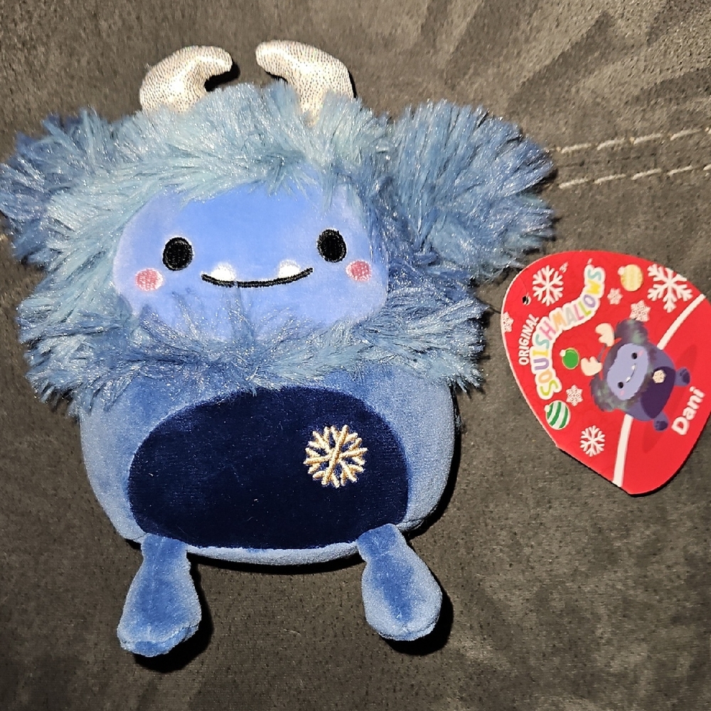 4.5" Dani The Bigfoot Holiday Christmas Squishmallow 2025